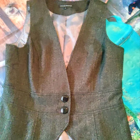 Top. - Picture 1 of 3